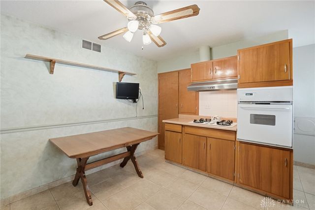 877 Woodhill Road, Riverside, OH 45431