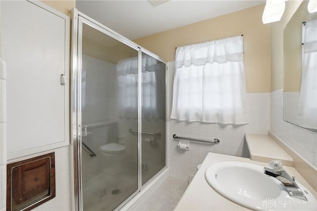 877 Woodhill Road, Riverside, OH 45431