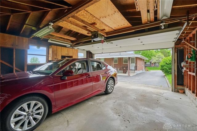 877 Woodhill Road, Riverside, OH 45431