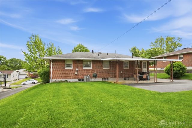 877 Woodhill Road, Riverside, OH 45431
