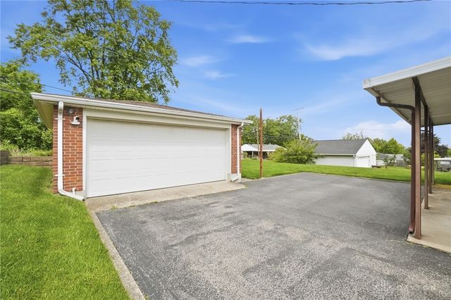 877 Woodhill Road, Riverside, OH 45431