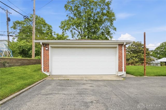 877 Woodhill Road, Riverside, OH 45431