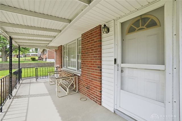 877 Woodhill Road, Riverside, OH 45431
