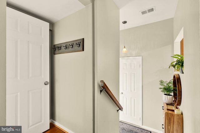 6728 CARDINAL WOODS CT, Lorton, VA 22079