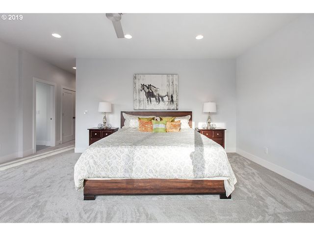 4453 Sw Melville, Portland, OR 97221