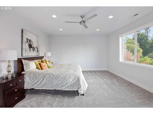 4453 Sw Melville, Portland, OR 97221