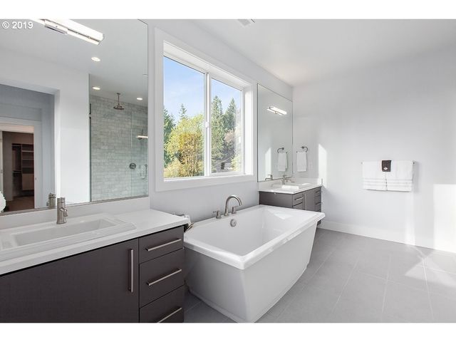 4453 Sw Melville, Portland, OR 97221