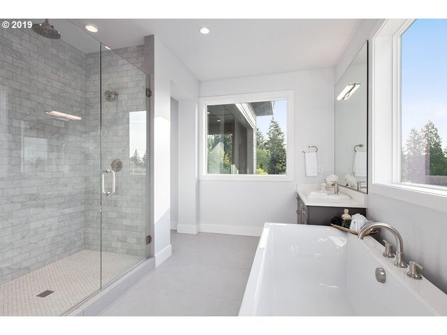 4453 Sw Melville, Portland, OR 97221