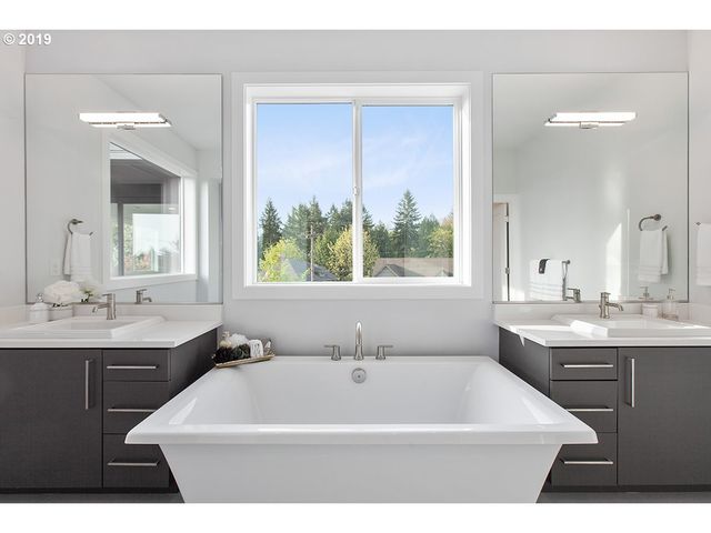 4453 Sw Melville, Portland, OR 97221