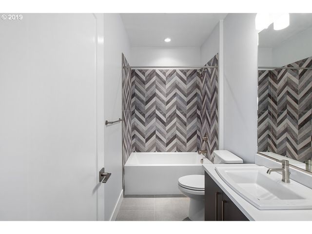 4453 Sw Melville, Portland, OR 97221