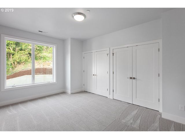 4453 Sw Melville, Portland, OR 97221