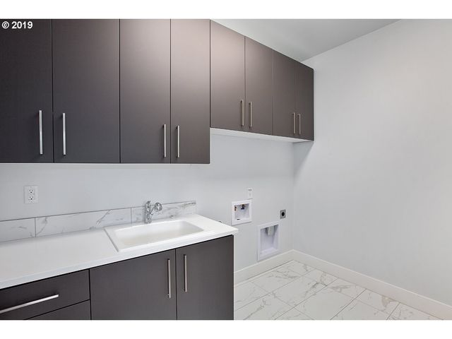 4453 Sw Melville, Portland, OR 97221