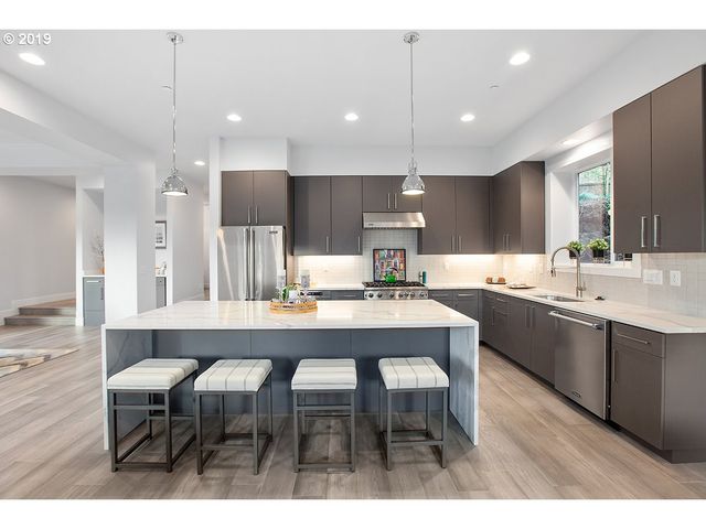 4453 Sw Melville, Portland, OR 97221