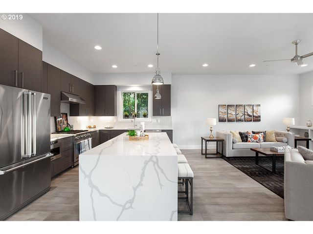 4453 Sw Melville, Portland, OR 97221