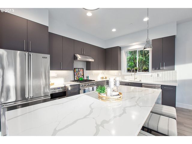 4453 Sw Melville, Portland, OR 97221