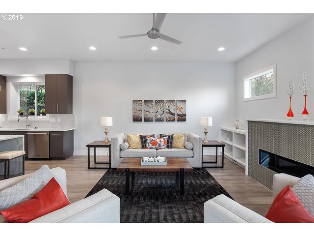 4453 Sw Melville, Portland, OR 97221