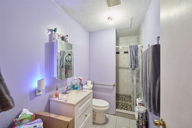 1629 Demaree Lane, Houston, TX 77029