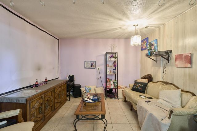 1629 Demaree Lane, Houston, TX 77029