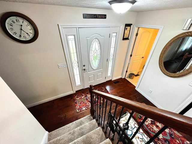 1340 Breezy Creek Drive, Evansville, IN 47720