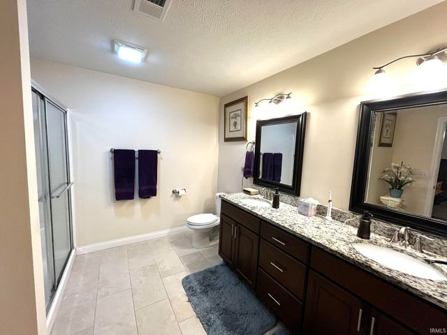 1340 Breezy Creek Drive, Evansville, IN 47720