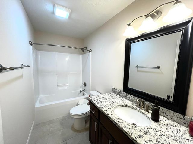 1340 Breezy Creek Drive, Evansville, IN 47720