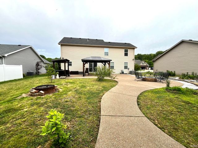 1340 Breezy Creek Drive, Evansville, IN 47720