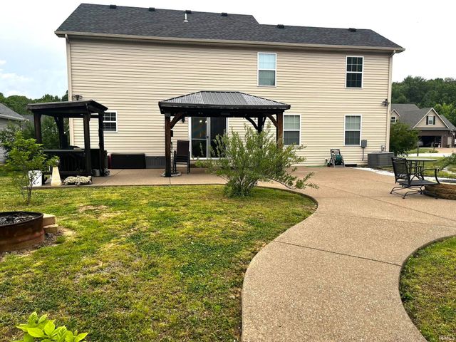 1340 Breezy Creek Drive, Evansville, IN 47720