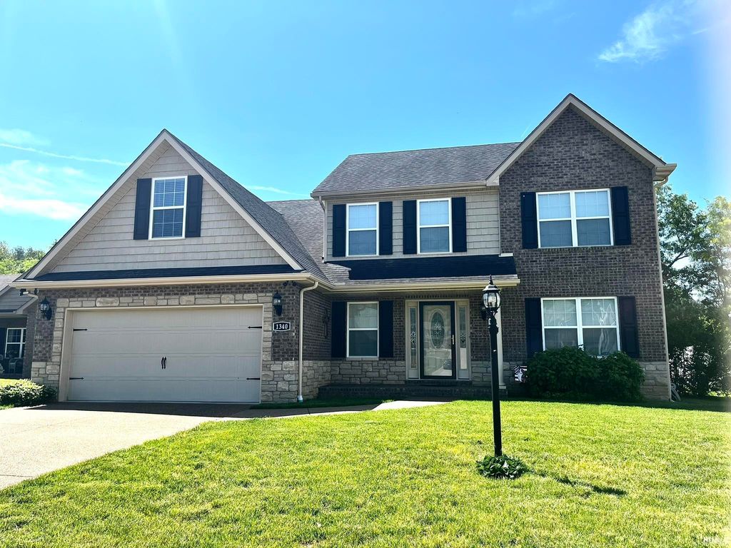 1340 Breezy Creek Drive, Evansville, IN 47720