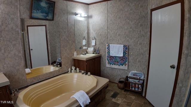 1168 Webster Valley Road, Rogersville, TN 37857