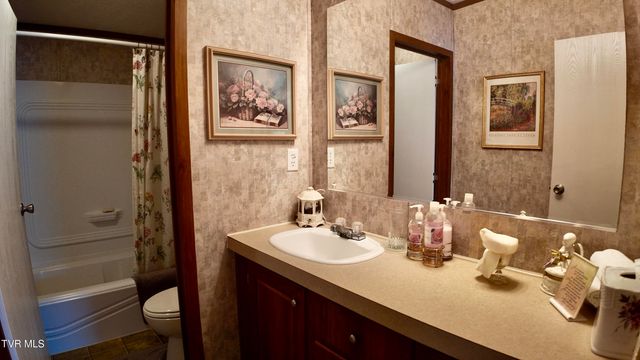 1168 Webster Valley Road, Rogersville, TN 37857