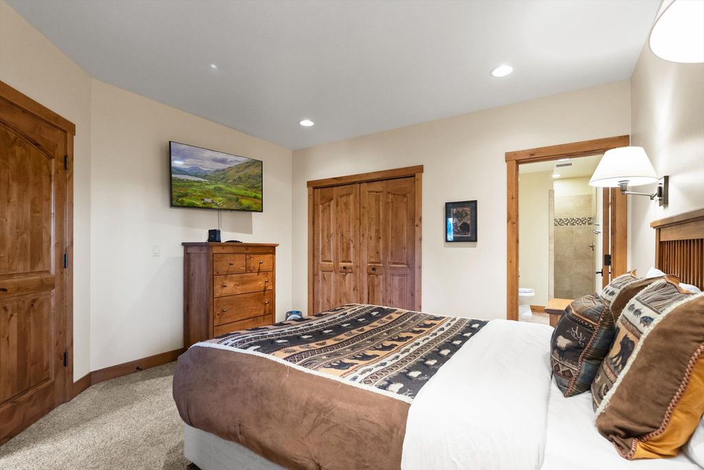 378 Elk Highlands Drive, Whitefish, MT 59937 photo 36