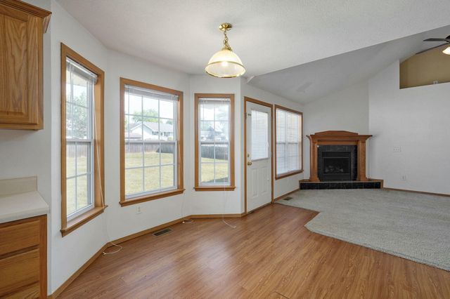 1630 South Burks Avenue, Springfield, MO 65807
