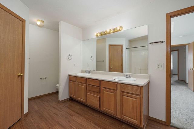 1630 South Burks Avenue, Springfield, MO 65807