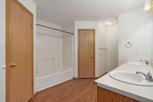 1630 South Burks Avenue, Springfield, MO 65807