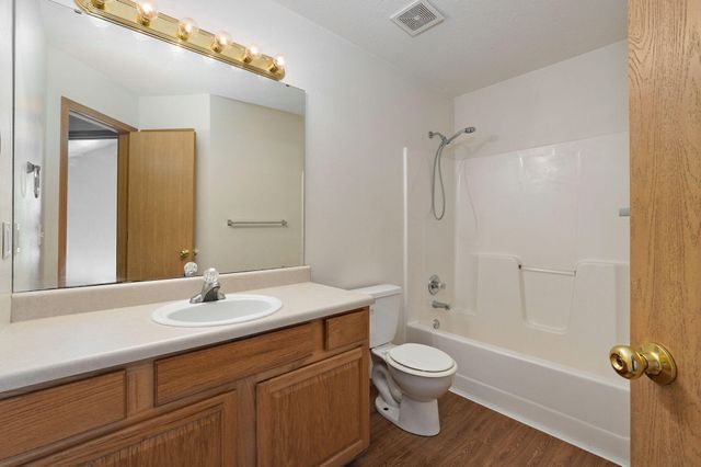 1630 South Burks Avenue, Springfield, MO 65807