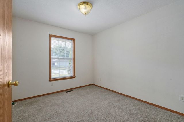 1630 South Burks Avenue, Springfield, MO 65807