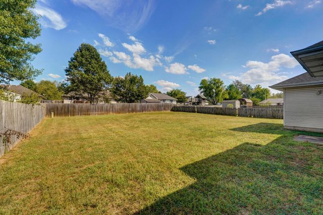 1630 South Burks Avenue, Springfield, MO 65807