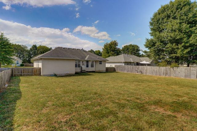 1630 South Burks Avenue, Springfield, MO 65807