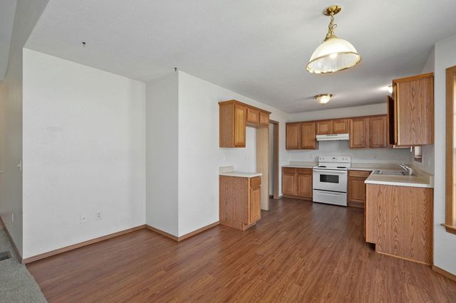1630 South Burks Avenue, Springfield, MO 65807