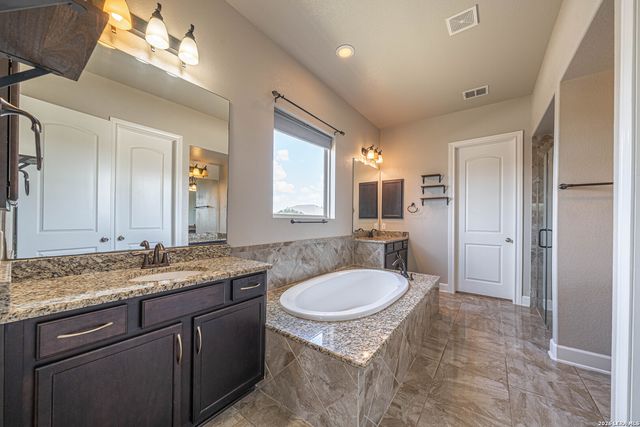 27815 CAZADOR TRL, San Antonio, TX 78260