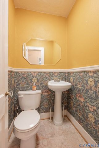 209 Randolph Cir, Ashland, VA 23005