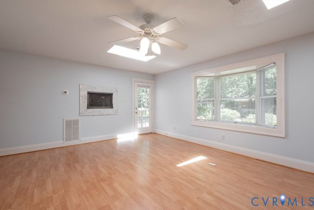 209 Randolph Cir, Ashland, VA 23005