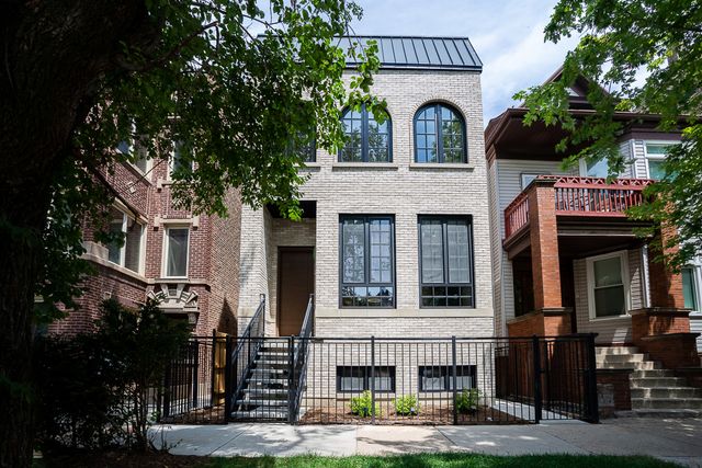 1342 W Wellington Avenue, Chicago, IL 60657