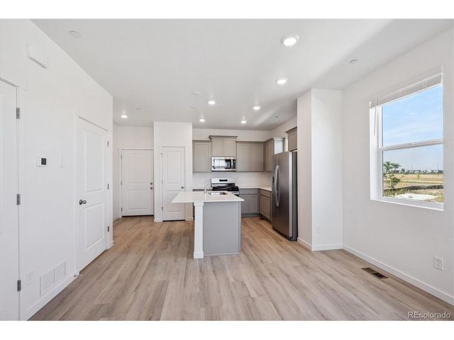 18802 E 99th Ave, Commerce City, CO 80022