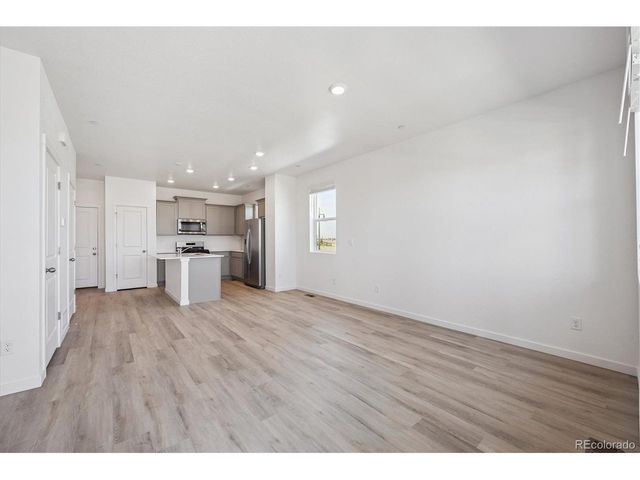 18802 E 99th Ave, Commerce City, CO 80022