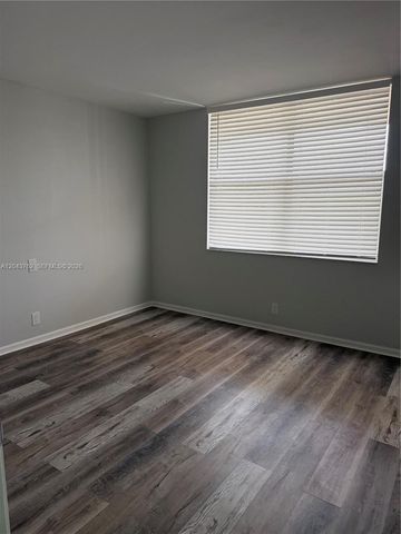 7220 Lake Cir Drive 406, Margate, FL 33063