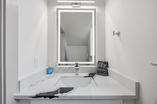 1907 Hailey Street A, Houston, TX 77026
