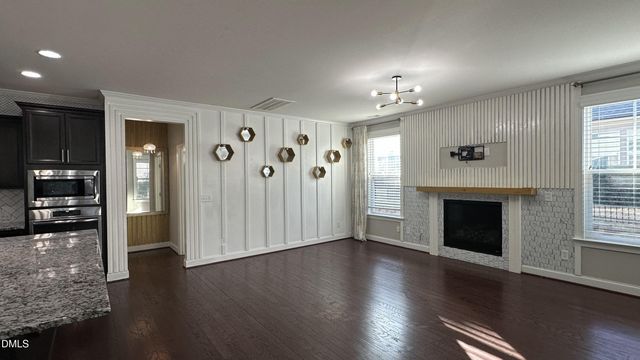 221 Hensley Oak Way, Holly Springs, NC 27540