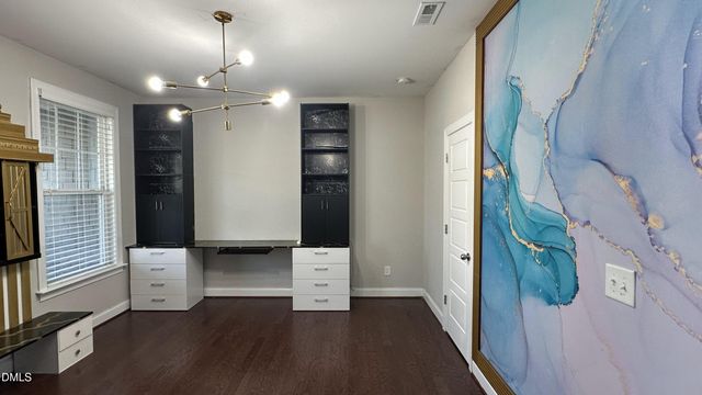 221 Hensley Oak Way, Holly Springs, NC 27540