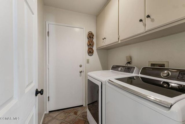 6347 Via Cozumel, Camarillo, CA 93012